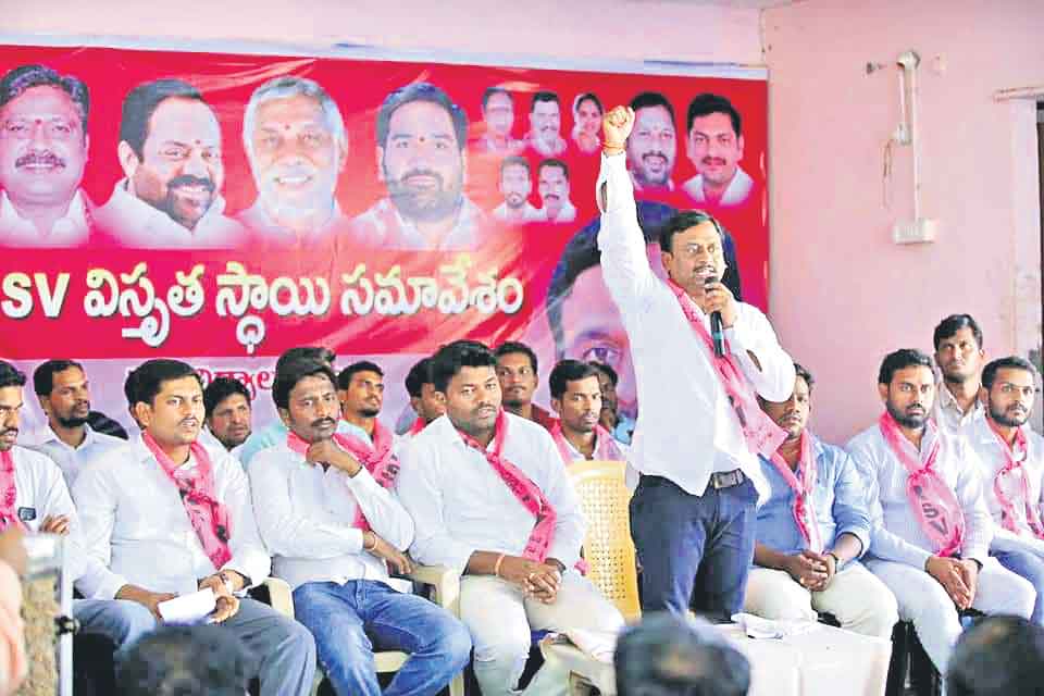 ఉద్యమ విద్యార్థి గులాబీ అభ్యర్థి