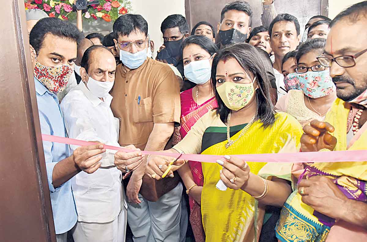 పైరవీలు నమ్మొద్దుపైసలియ్యొద్దు