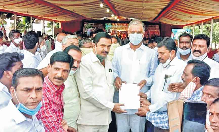 వర్సిటీల సిబ్బందికి 30% పీఆర్సీ!