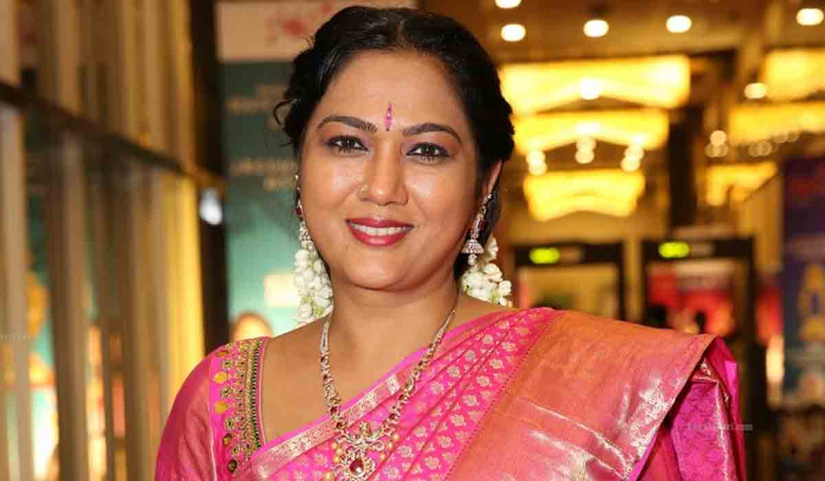 MAA Elections |కుర్చీ దిగకూడదని నరేశ్‌ ప్రయత్నాలు: నటి హేమ