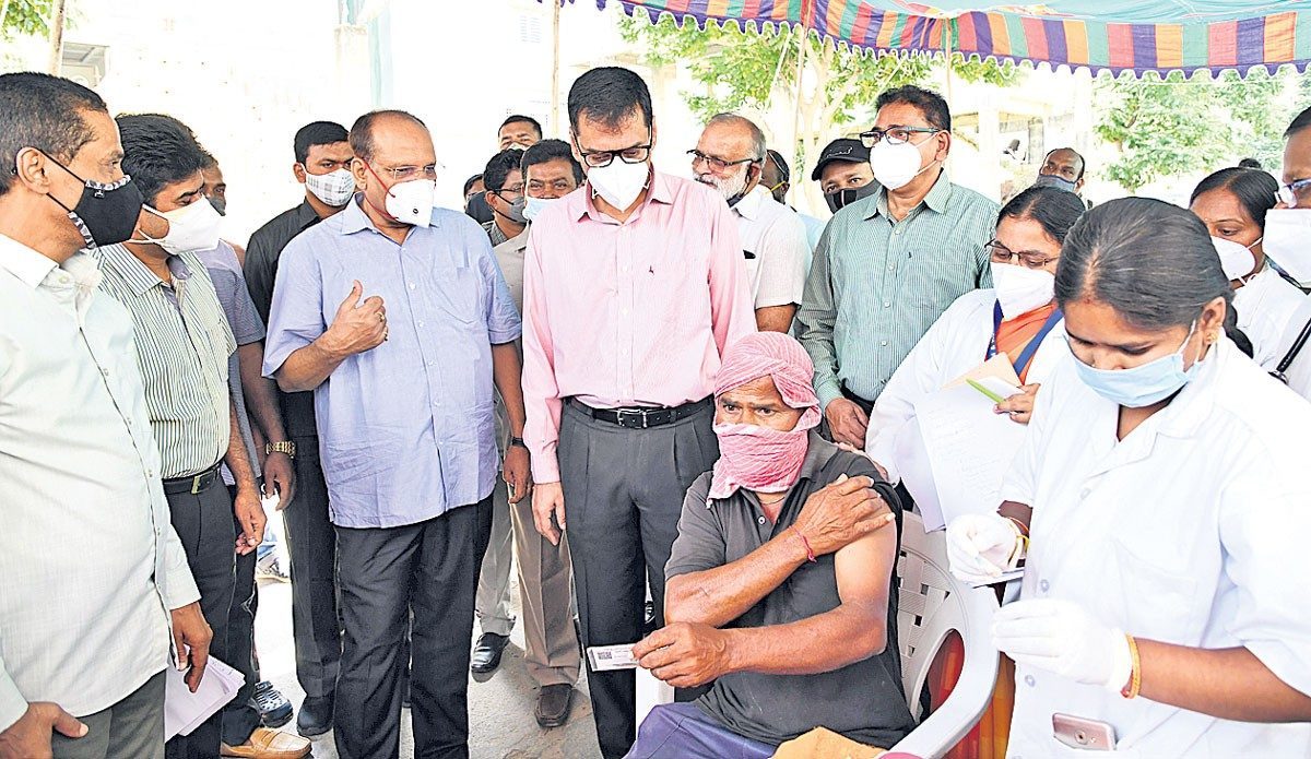 మూడోరోజు ముమ్మరంగా టీకాలు