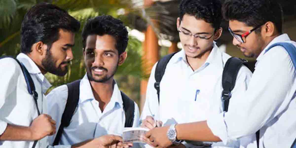 బీటెక్ విద్యార్థుల‌కు రాజ్యాంగ బోధ‌న‌..!