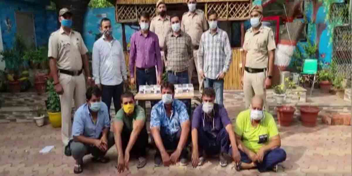 Delhi Police: సీబీఐ అధికారులమంటూ మోసాలు.. పోలీసుల అదుపులో నిందితులు..!