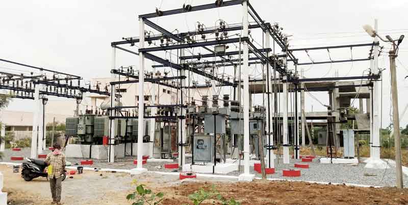 శ్రమదానంతో సబ్‌స్టేషన్‌ సుందరీకరణ