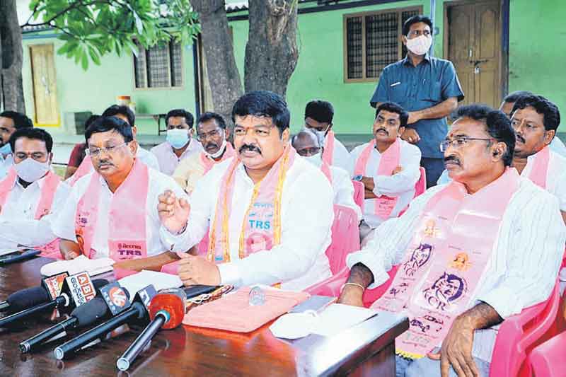 ఈటల ఓ పెద్ద కరెప్షనిస్టు