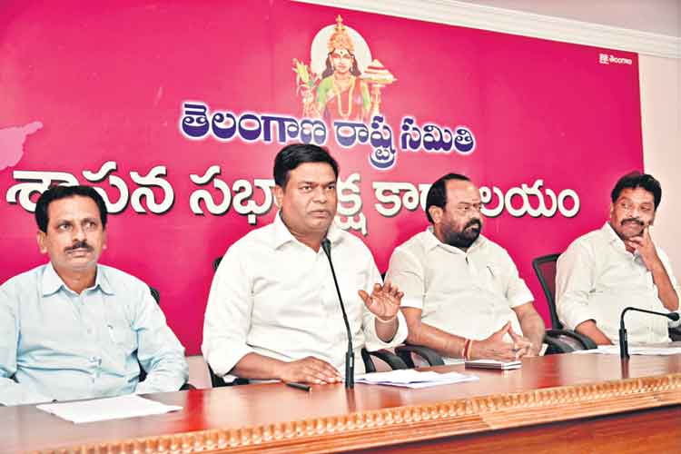 విద్వేషాలు రెచ్చగొట్టేందుకే బండి యాత్ర