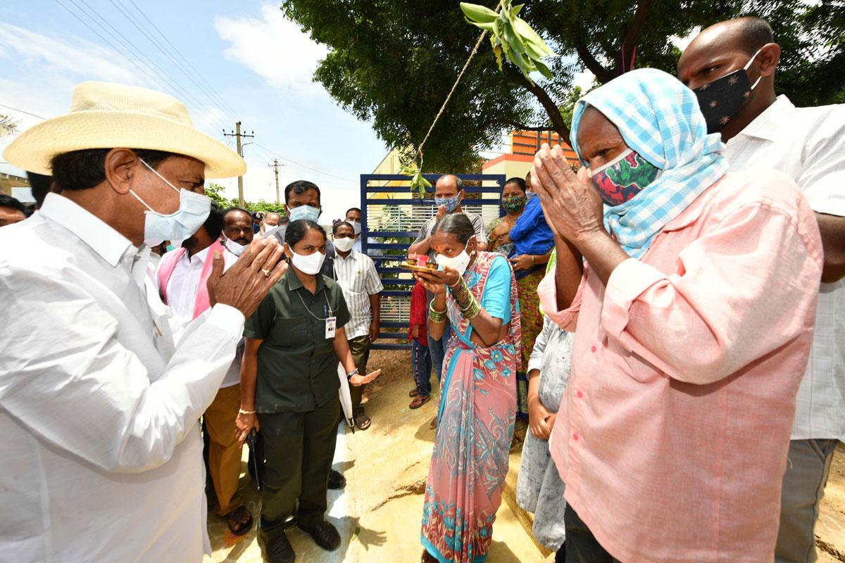 దేవుడే.. మా వాడకొచ్చిండు