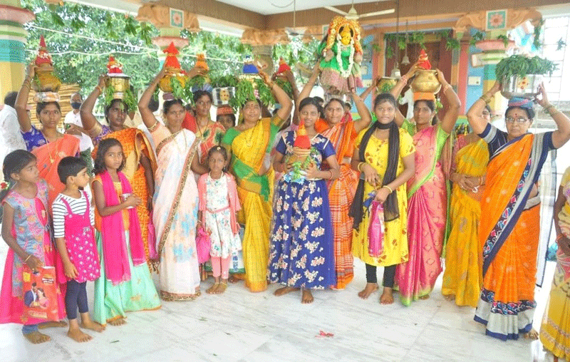 దండాలు.. దండాలు అమ్మోరు తల్లి !