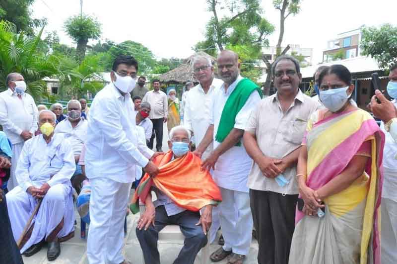 కేసీఆర్‌ పాలన దేశానికి ఆదర్శం