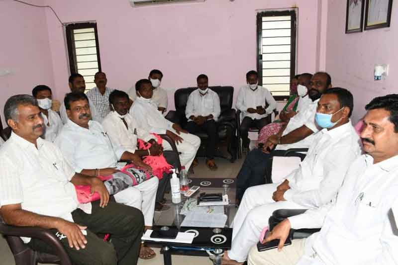 పార్టీ పటిష్టతకు కృషిచేయండి