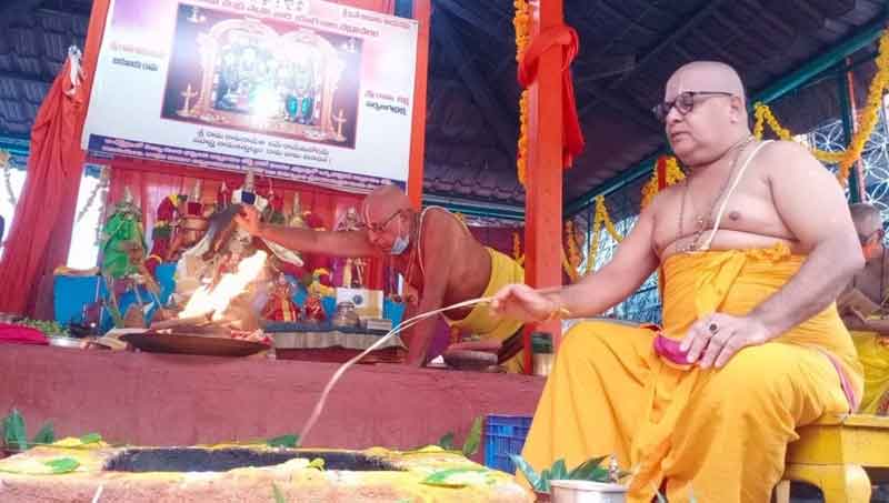 వైభవోపేతం.. పవిత్రాదివాసం..