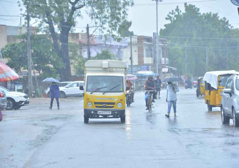 పోటెత్తిన వరద