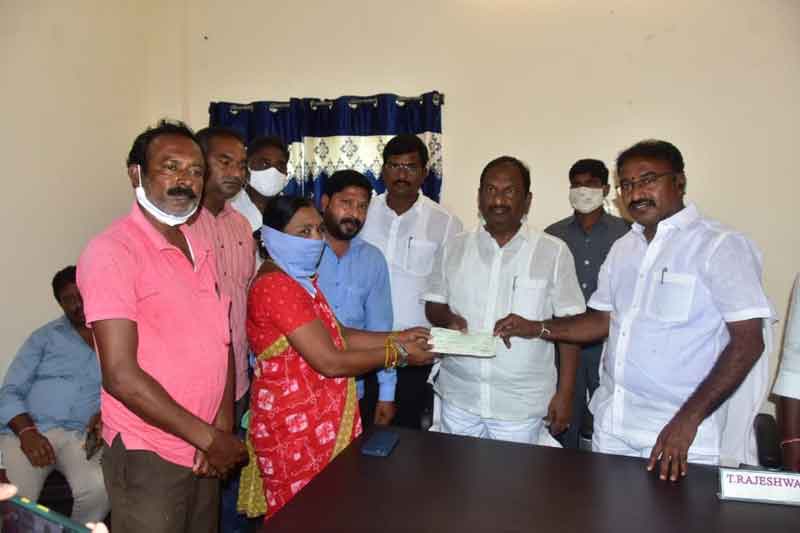 అధికారదాహం కోసమే యాత్రలు