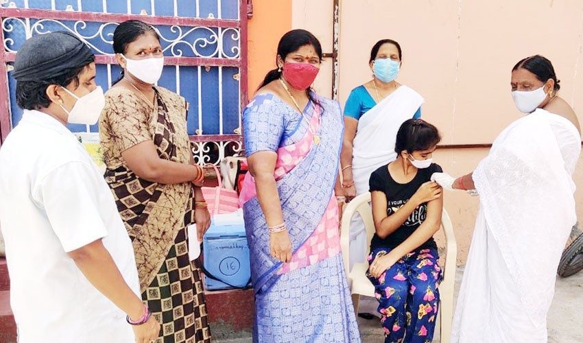 ప్రతి ఒక్కరూ వ్యాక్సిన్‌ వేయించుకోవాలి