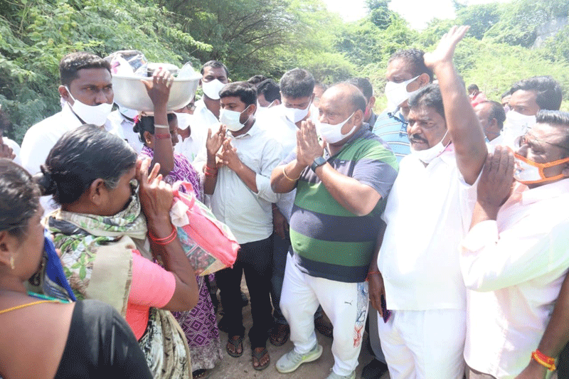 హుజూరాబాద్‌ అభివృద్ధి బాధ్యత నాదే