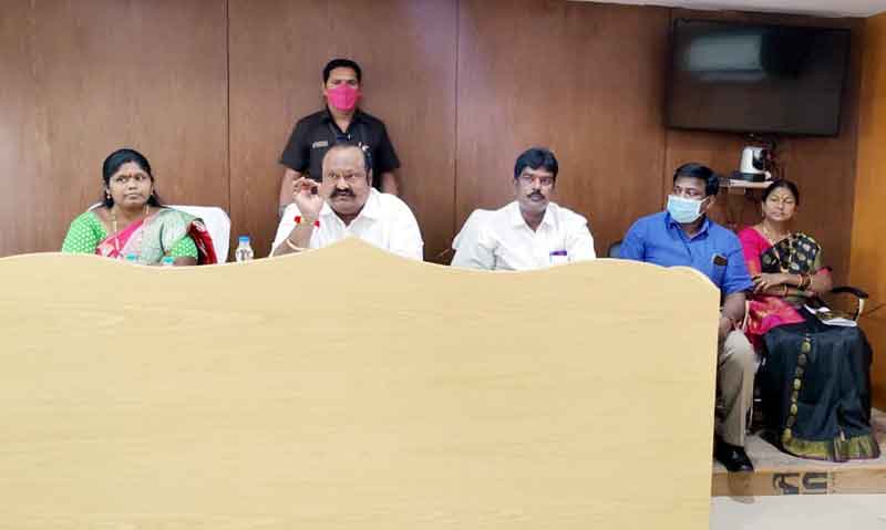 అభివృద్ధి పనుల్లో వేగం పెంచండి