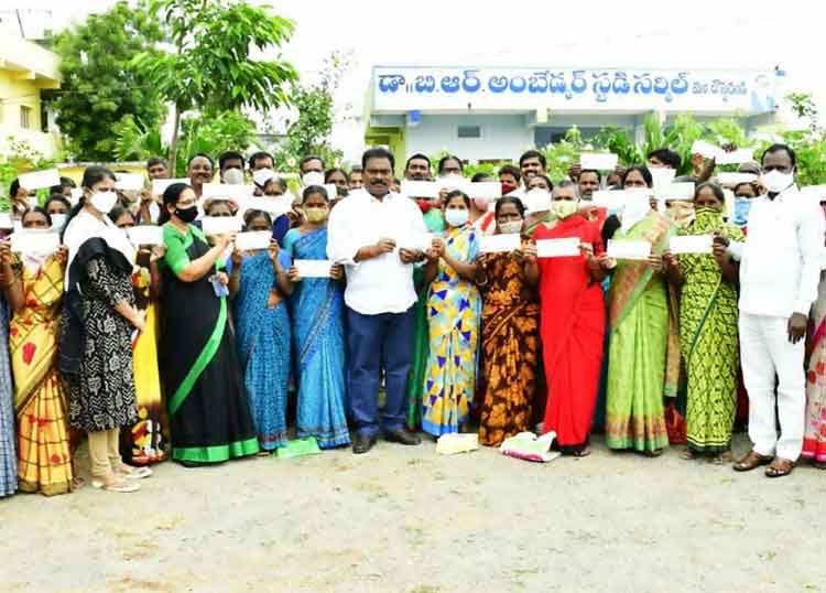 ఆడబిడ్డలకు అండగా సర్కారు