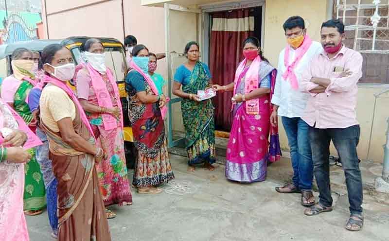 ప్రగతికే పట్టంగట్టాలి