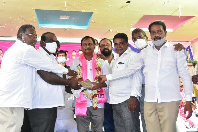 గరీబు బిడ్డ మీ శ్రీను