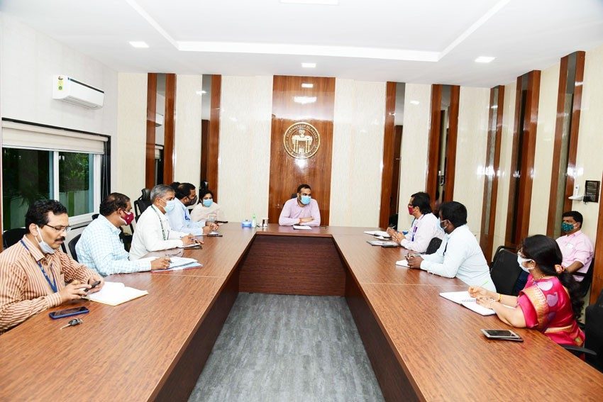 దళితబంధుకు నిధుల వెల్లువ