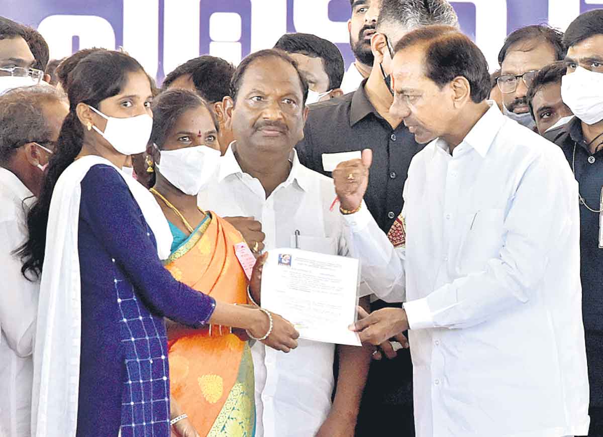 దళితబంధు దరువు