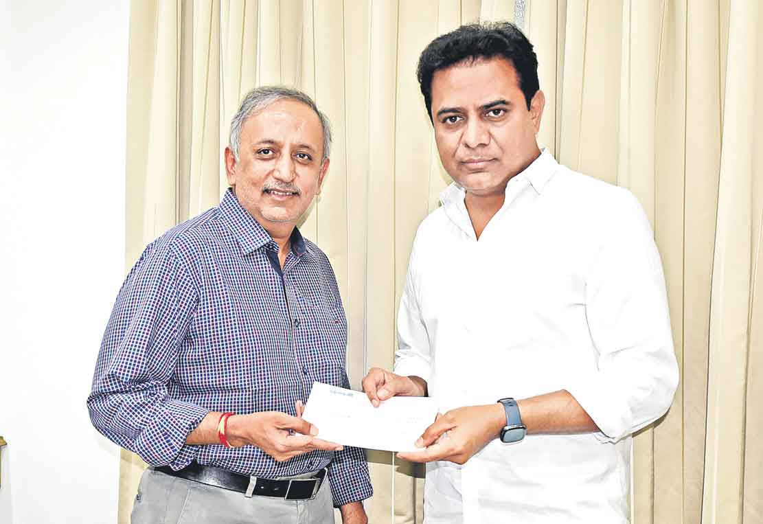 సీఎంఆర్‌ఎఫ్‌కు సన్‌ ఫౌండేషన్‌ 3 కోట్ల విరాళం