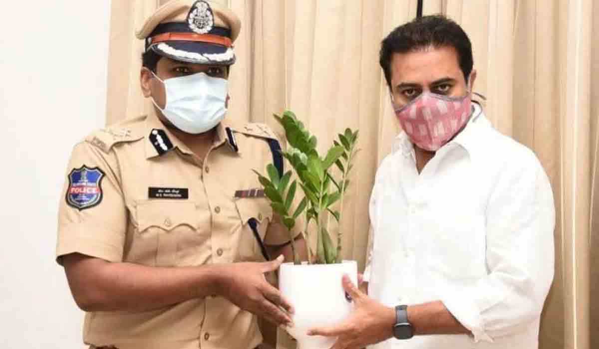 మంత్రి కేటీఆర్‌ను క‌లిసిన సైబ‌రాబాద్ సీపీ