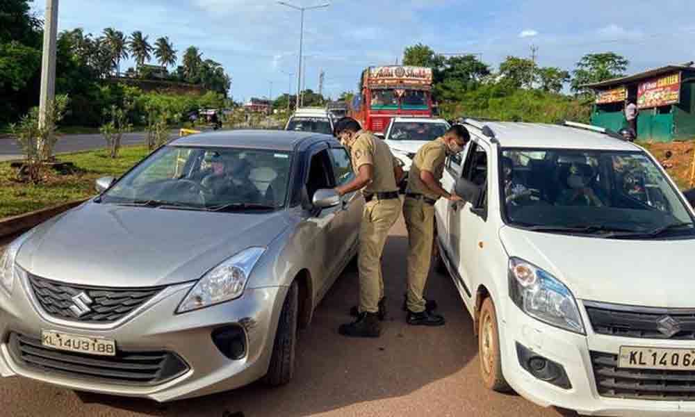 కర్ణాటక వెళ్తే ఆర్టీ పీసీఆర్‌ నెగెటివ్‌ తప్పనిసరి.. ఎవరికంటే?