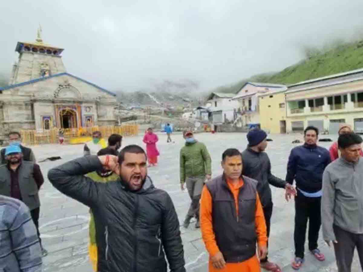 కేదార్‌నాథ్‌ ఆలయం అర్చకుల ధర్నా.. ఎందుకంటే?