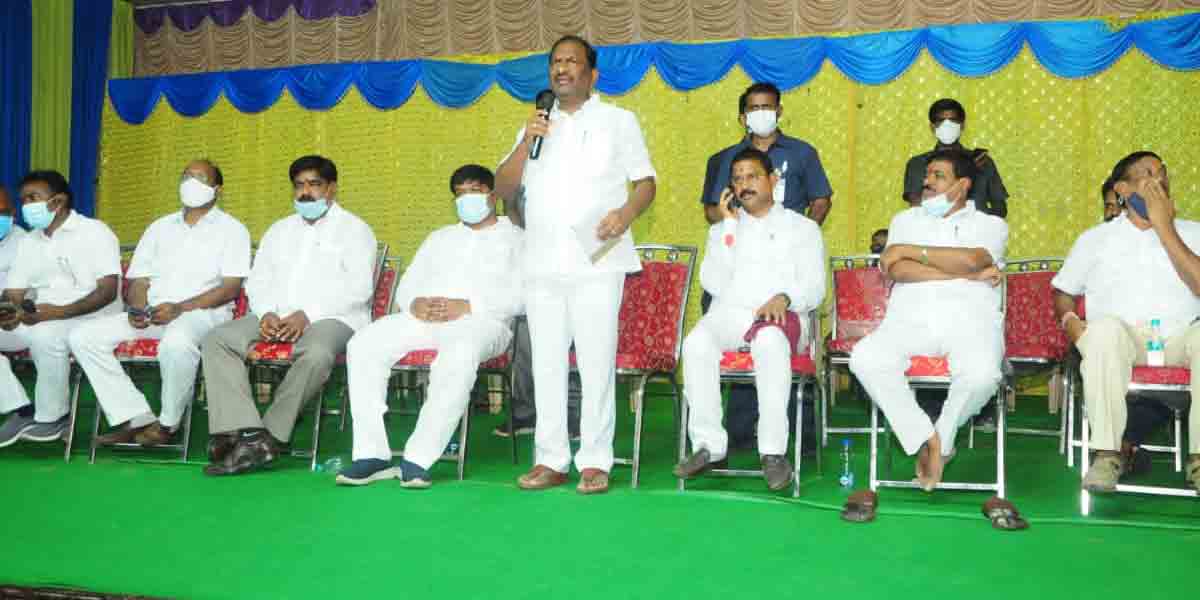 హుజూరాబాద్‌లో టీఆర్‌ఎస్‌, బీజేపీ మధ్యే పోటీ : మంత్రి ఈశ్వర్‌