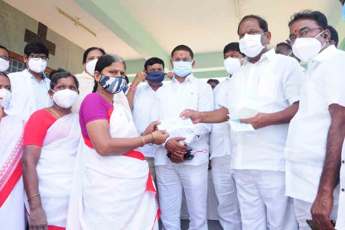 అన్నివర్గాలకు ఉచిత వైద్యసేవలే సీఎం కేసీఆర్‌ సంకల్పం : మంత్రి కొప్పుల