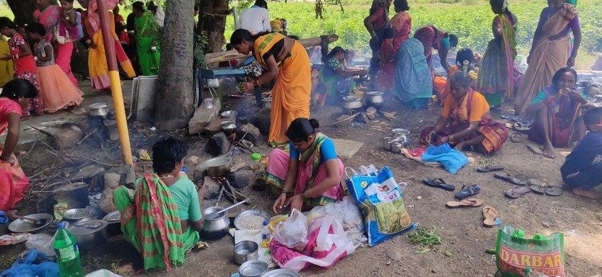 ఆలయాల్లో ప్రత్యేక పూజలు