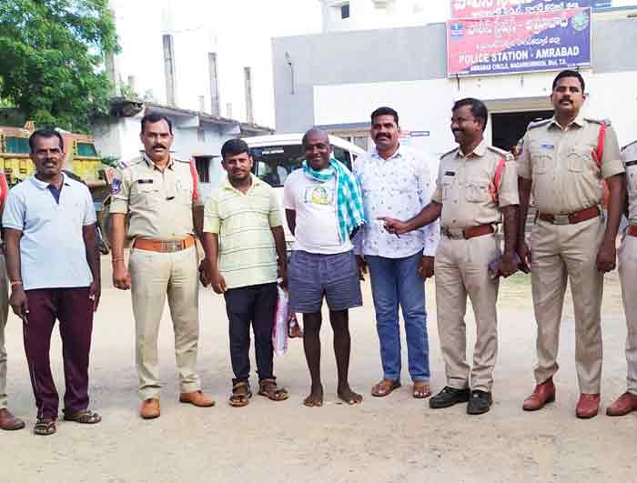 మా భూములు మాకివ్వండి