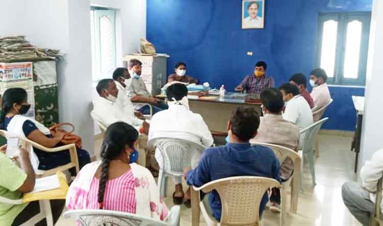 పారిశుధ్యంపై నిర్లక్ష్యం వద్దు