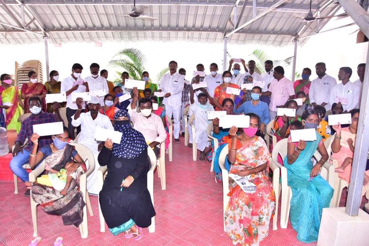 కులవృత్తులకు పెద్దపీట