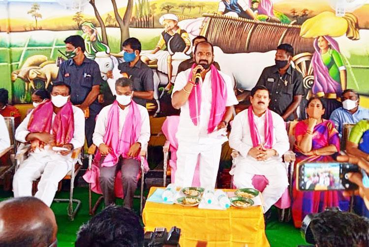 నాడు రైతు కన్నీరు.. నేడు సాగుతో ఆనందం