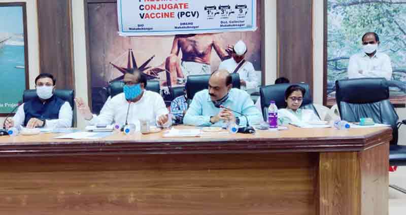 అభివృద్ధి కార్యక్రమాలపై దృష్టి కేంద్రీకరించాలి