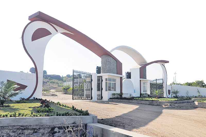 రెండు వర్సిటీల పరిధిలోకి..