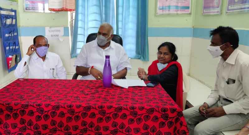 వైద్య సిబ్బంది సేవలు అభినందనీయం