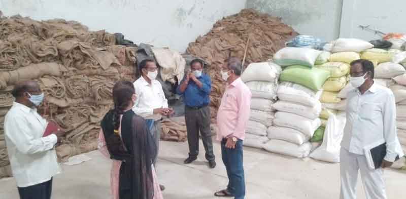 రేపటిలోగా రేషన్‌ బియ్యం పంపిణీ చేయాలి