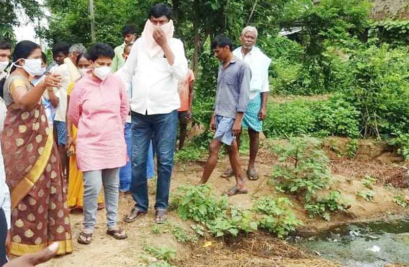 పరిసరాలు శుభ్రంగా ఉంచుకోవాలి