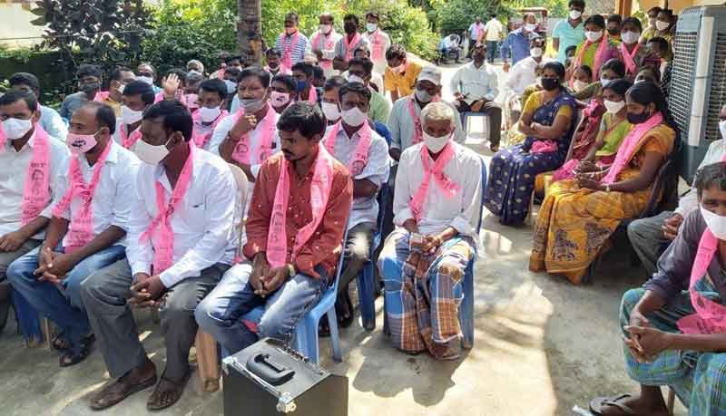 రూపాయి పనిచేయని బీజేపీకి ఓటెయ్యద్దు