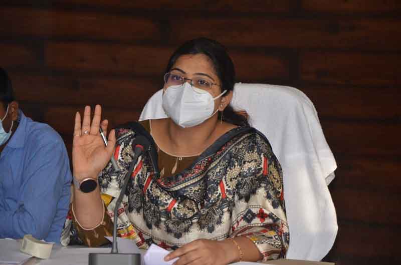 క్యాన్సర్‌ బాధితులకు మనోధైర్యం ఇవ్వాలి