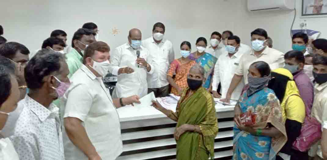 Support to Poor | పేదింటి ఆడబిడ్డలకు అండగా సీఎం కేసీఆర్: ఎమ్మెల్యే ‘బాజిరెడ్డి’