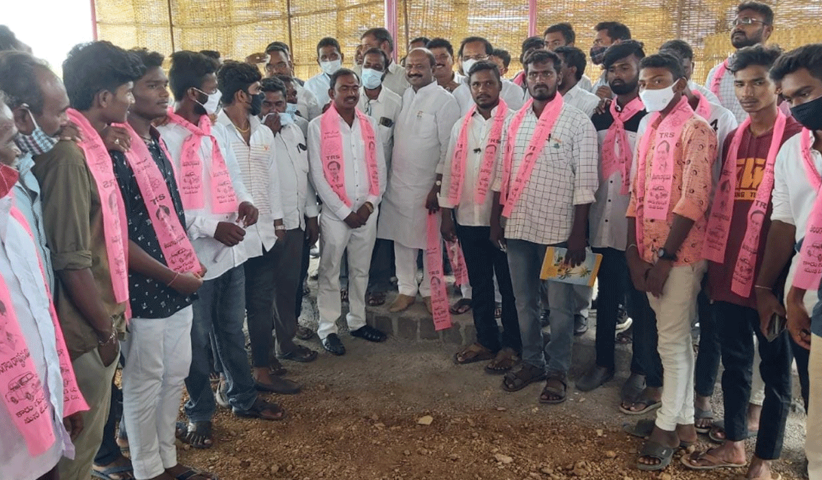 Huzurabad | ఎవ‌రెన్ని కుట్ర‌లు చేసినా ద‌ళిత బంధు ఆగ‌దు : ఎమ్మెల్యే చ‌ల్లా