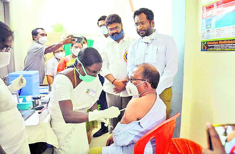 కరోనాపై టీకా సమరం