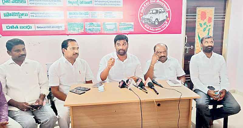 దళితులు బీజేపీ కుట్రలో పడొద్దు