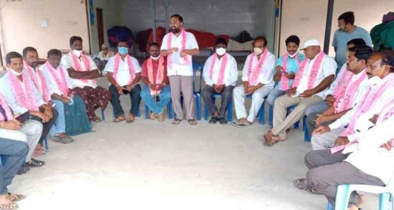 దళిత బంధును అడ్డుకునేవారిని తరిమి కొట్టాలి