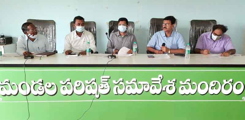 దళితవాడల సమగ్ర అభివృద్ధిపై దృష్టి పెట్టాలి