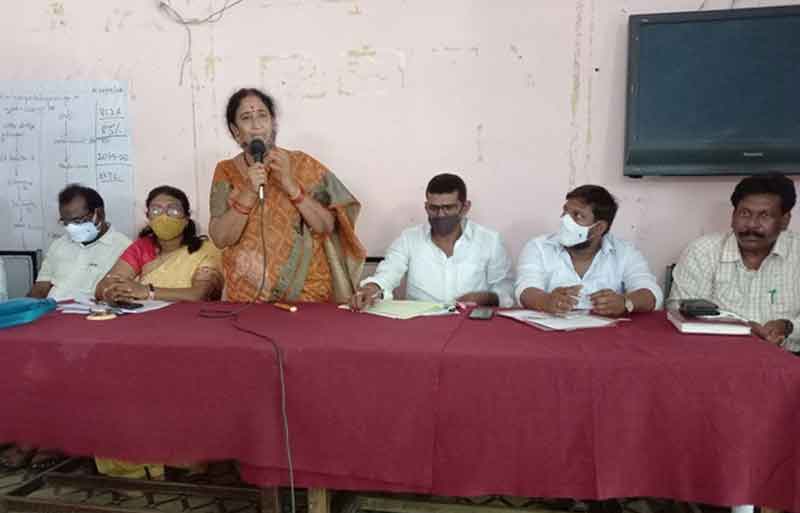 దళితవాడల అభివృద్ధికి కృషి